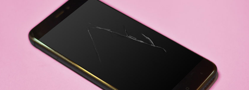 SMARTPHONES: HOW TO REMOVE A SCRATCH ON THE SCREEN?